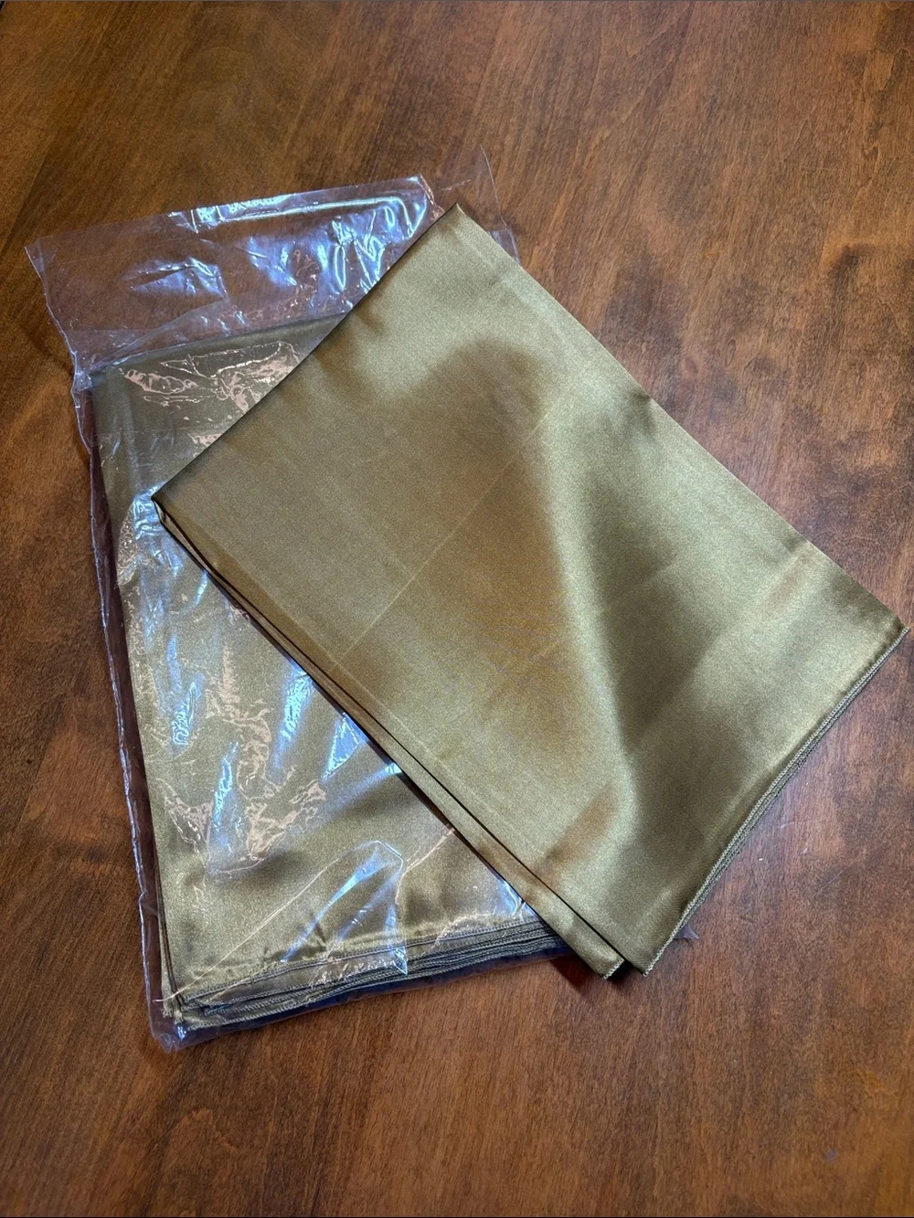 Set of 10 Antique Gold Satin Dinner Napkins - Luxe Sheen, New in Package